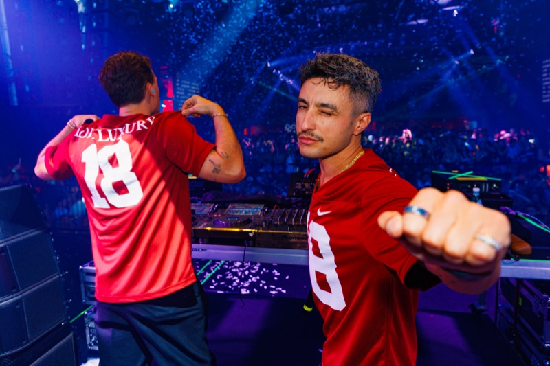 Two Dimes live music