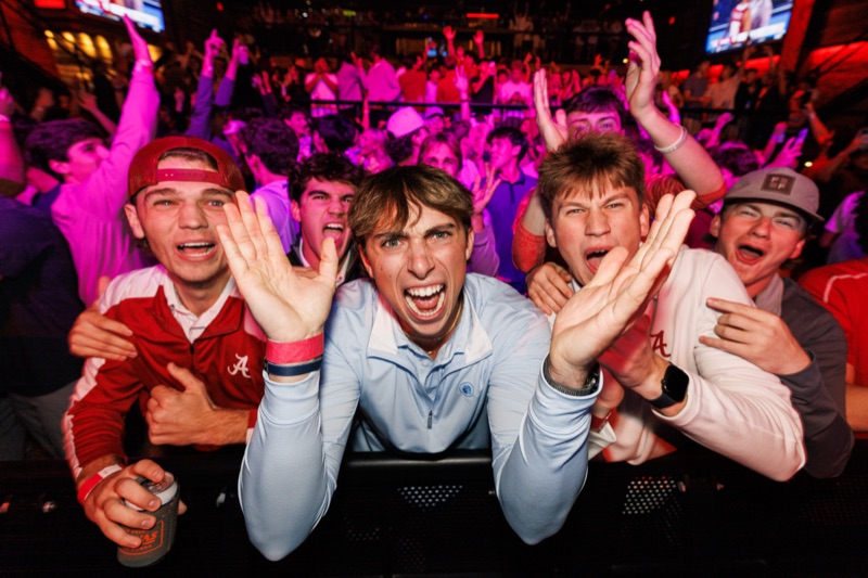 Two Dimes show night